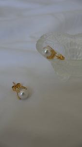 Chunky Pearl Stud 18K Gold Earrings