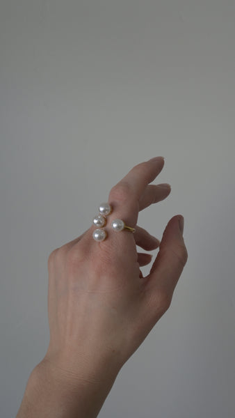 Hug Me Staggered Luxury Fashion Four Pearls Rings -18k gold
