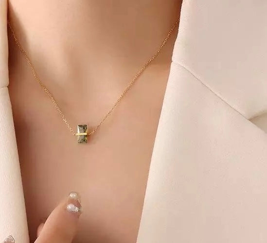 Minimalist Emerald Pendant 18k Necklace