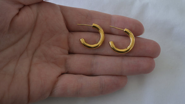 ***RESTOCKED***Casual 18k Gold Open Hoops - Large/midi